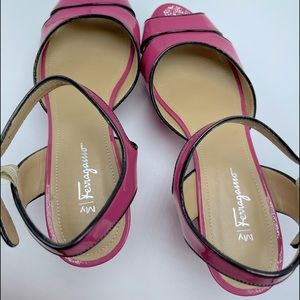 Salvatore FERRAGAMO open toe wedges